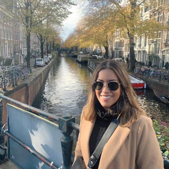 Meet your Posher, Febe - Picture 1 of 1